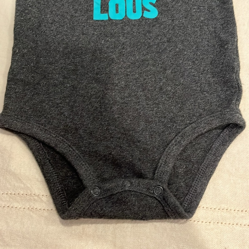 Carter’s Onesie - Picture 4 of 7